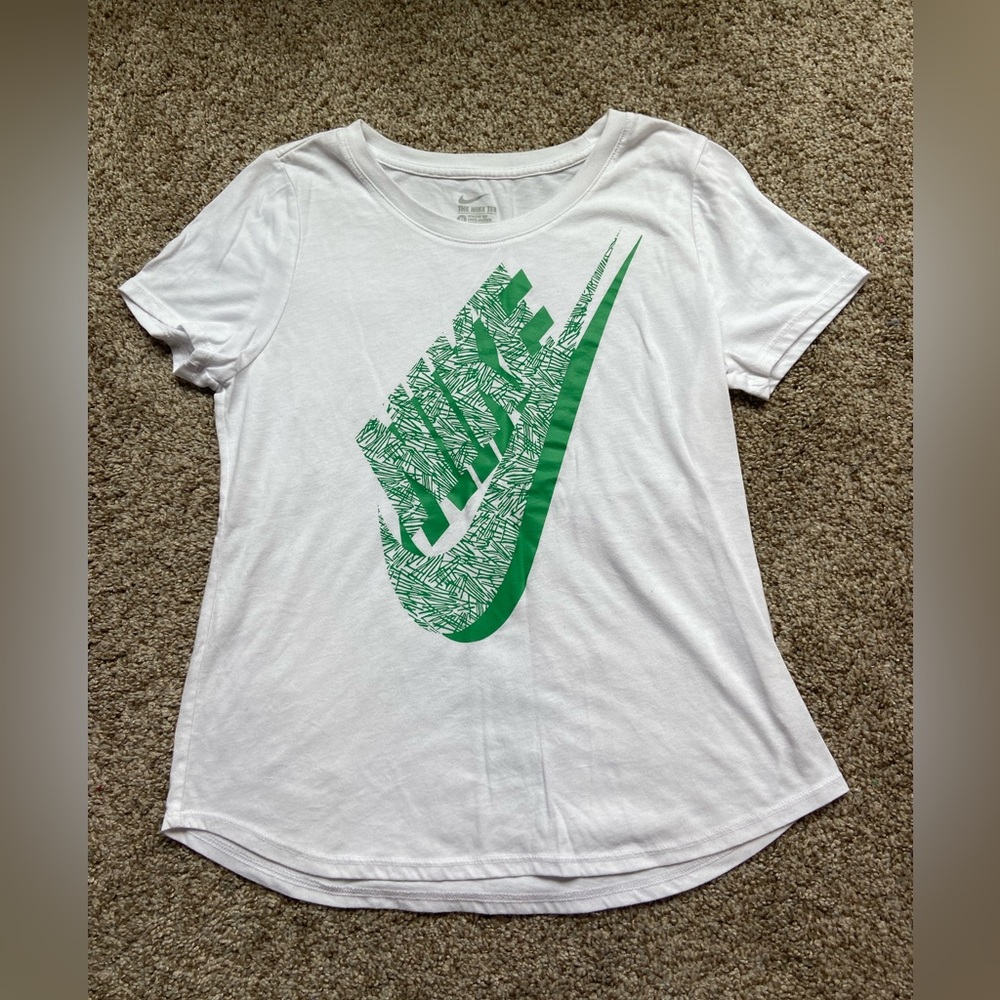 Nike, girl’s xl tee